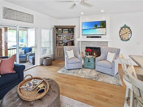 4th image of 2451 Lakeside Dr