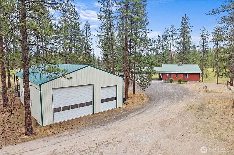 2nd image of 40048 Cayuse Cove E