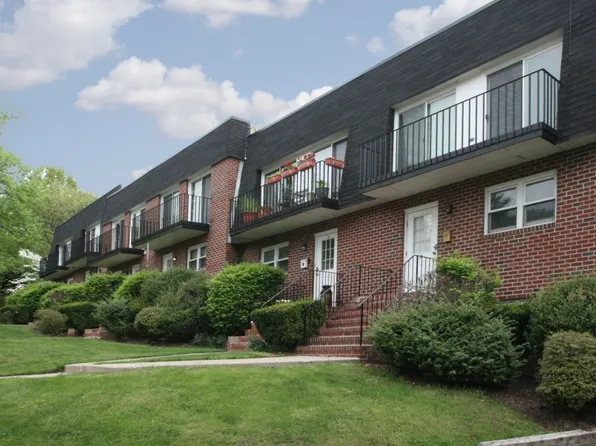 1 Carriage Way #2, Montclair, NJ 07042