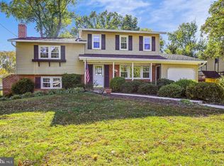 5408 Amberwood Ln, Rockville, MD 20853