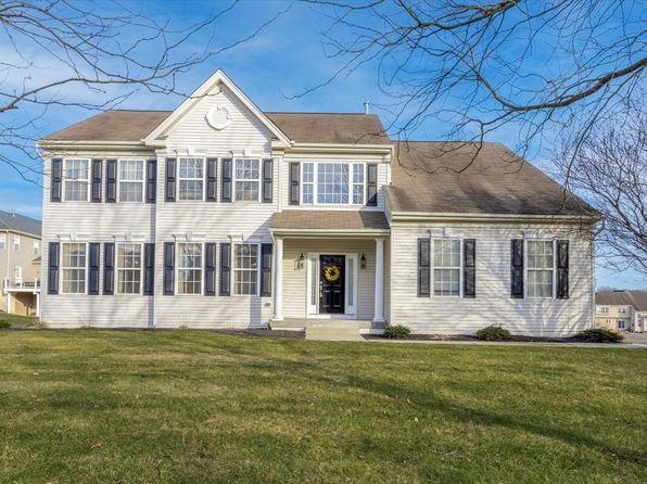 202 Honey Locust Dr