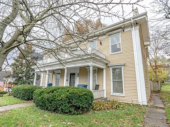 2nd image of 810 Main St