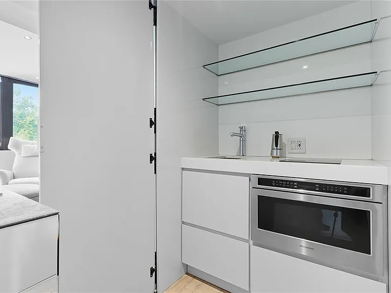 63 Kings Ct #3A — Photo 5