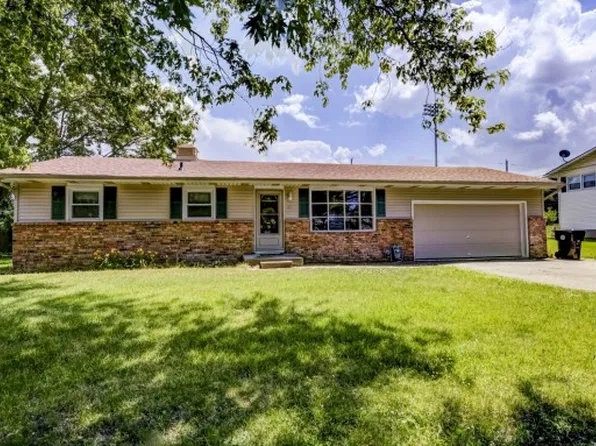 411 E Park St, Argenta, IL 62501