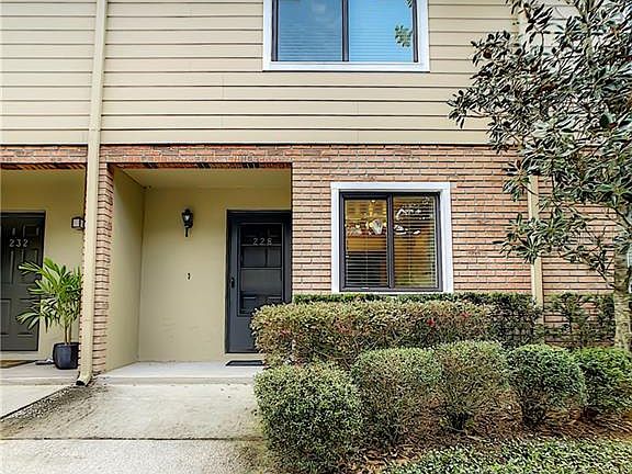 3rd image of 228 Sandlewood Trl #5