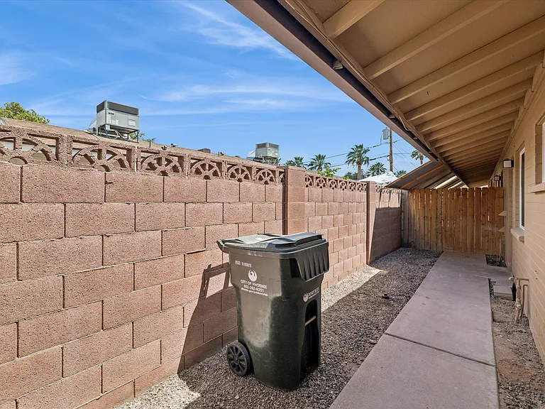 4819 E Cambridge Ave #1 — Photo 37