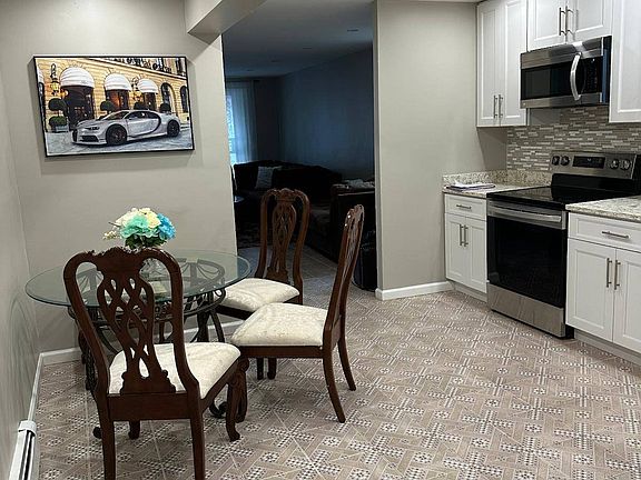 3rd image of 2460 Wickham Ave #1