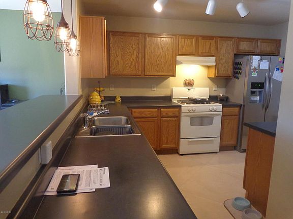 5th image of 655 W Desert Blossom Dr