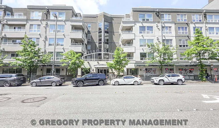 925 110th Ave NE #306 — Photo 1