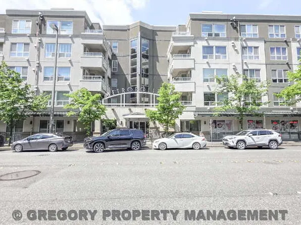 925 110th Ave NE APT 306, Bellevue, WA 98004