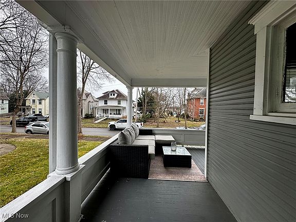 3rd image of 209 Oakwood Ave