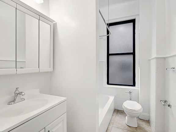 5th image of 347 W 55th St APT 6E