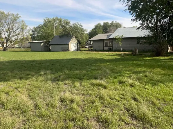 225 Oak St, Fairburn, SD 57738