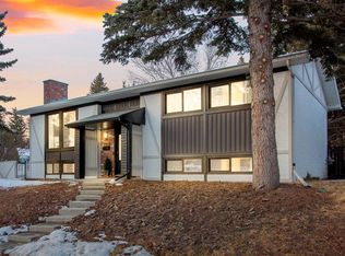 2416 S Palliser Dr SW, Calgary, AB T2V 3S7