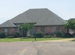 306 Clubview Cv, Pearl, MS 39208