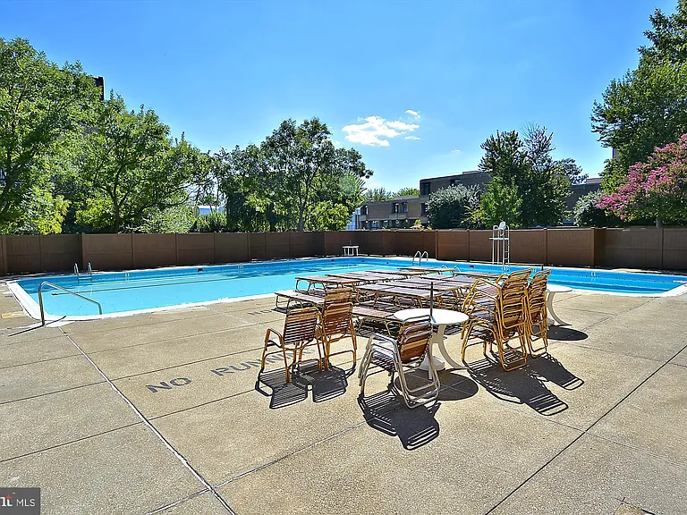 335 N St SW #335 — Photo 23
