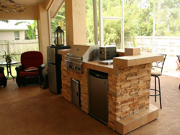 Outdoor Kitchen