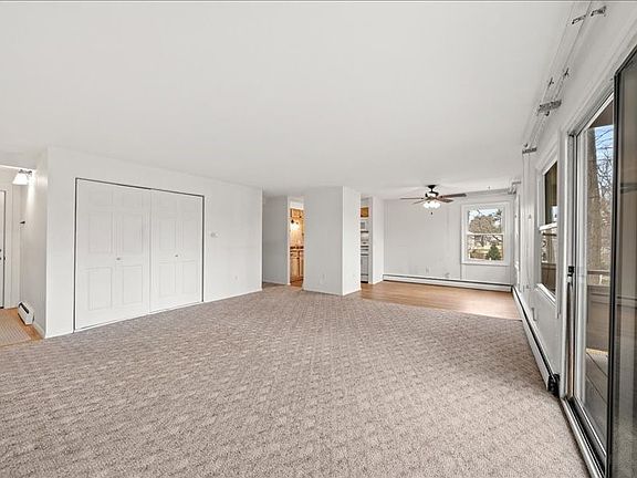 4th image of 201 Evergreen St APT 5-2A