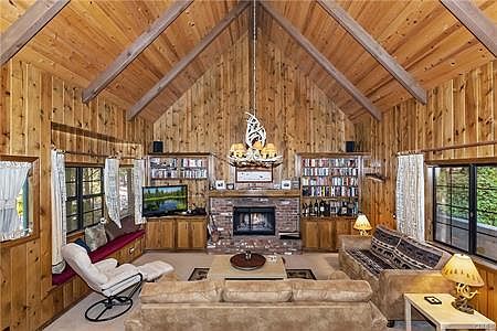 5th image of 27143 Peninsula Dr