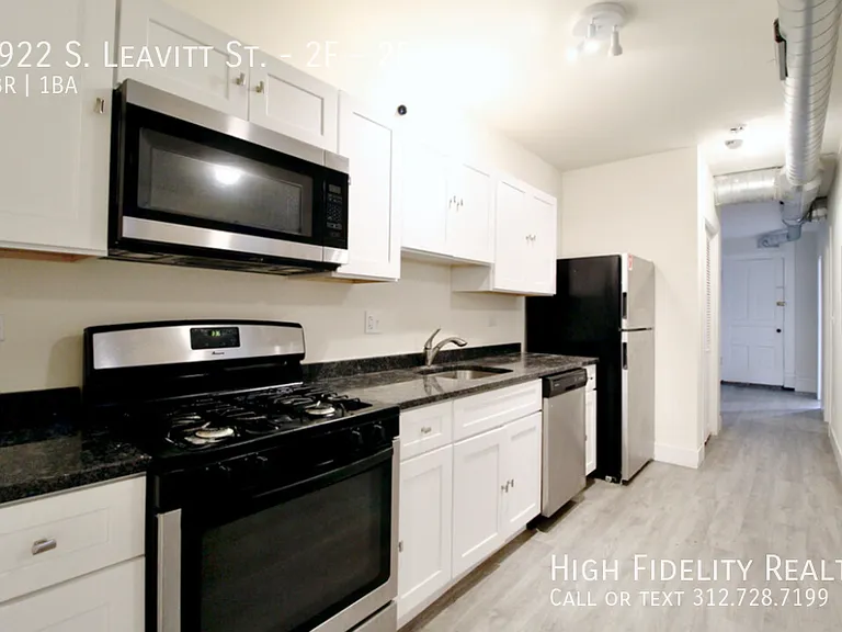 1922 S Leavitt St #2F — Photo 3