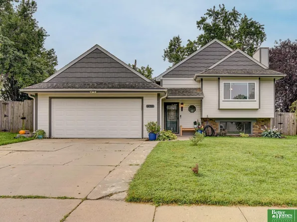 14709 Willow Creek Dr, Omaha, NE 68138