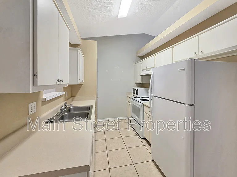 3359 Greenbriar Cir #A — Photo 6