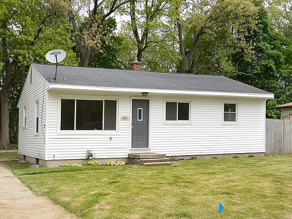 3rd image of 3403 Silver Hills Ave