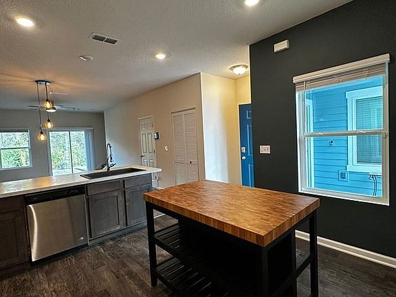 4th image of 182 Scotch Pebble Dr