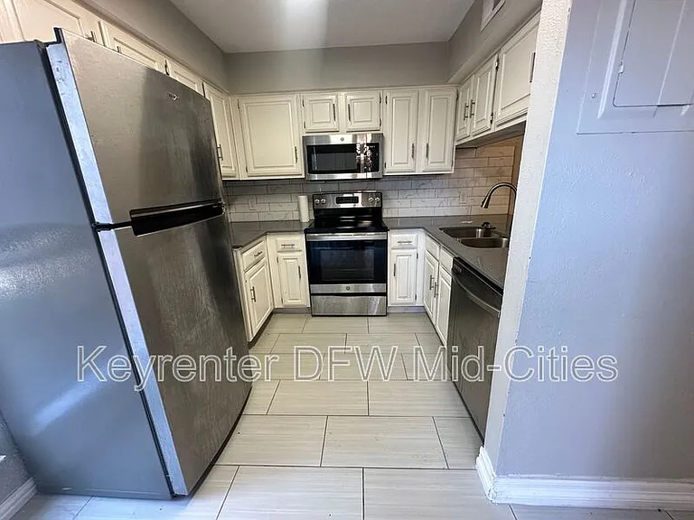 2623 Piedras Dr — Photo 11