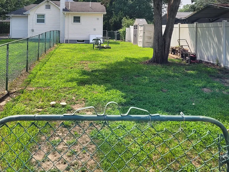 1751 Almonesson Rd — Photo 2