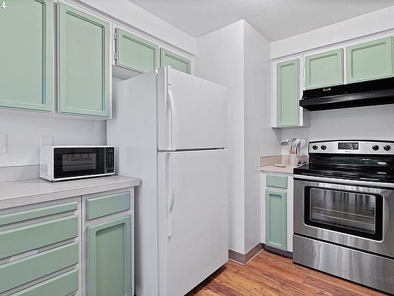 5th image of 605 SE 121st Ave APT 8