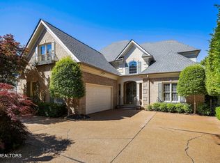 409 Lyons Head Dr, Knoxville, TN 37919