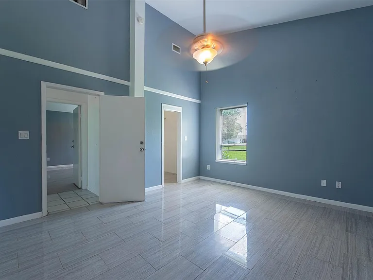 1208 Weyer St — Photo 21