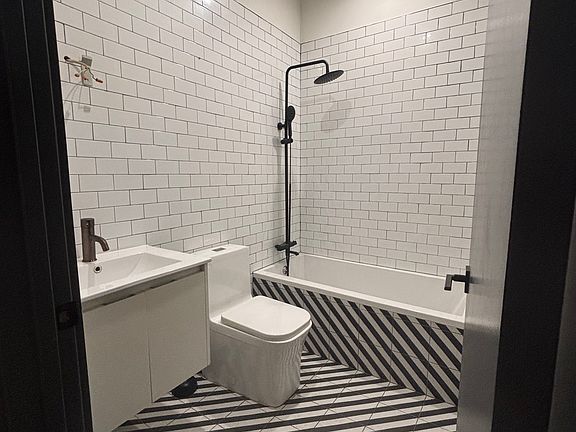 2nd image of 568-572 Communipaw Ave #303.1
