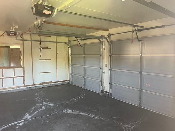 3rd image of 6822 N Pershing Ave
