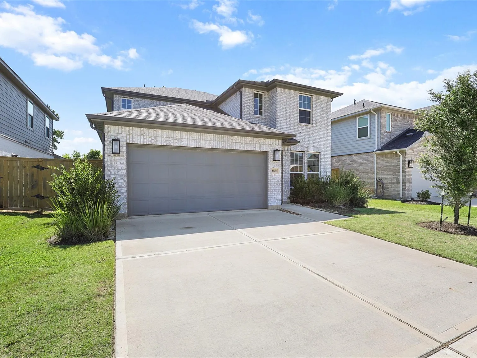 3 bed, 2.5 bath, 2758 sqft, $2,650 — Photo 2