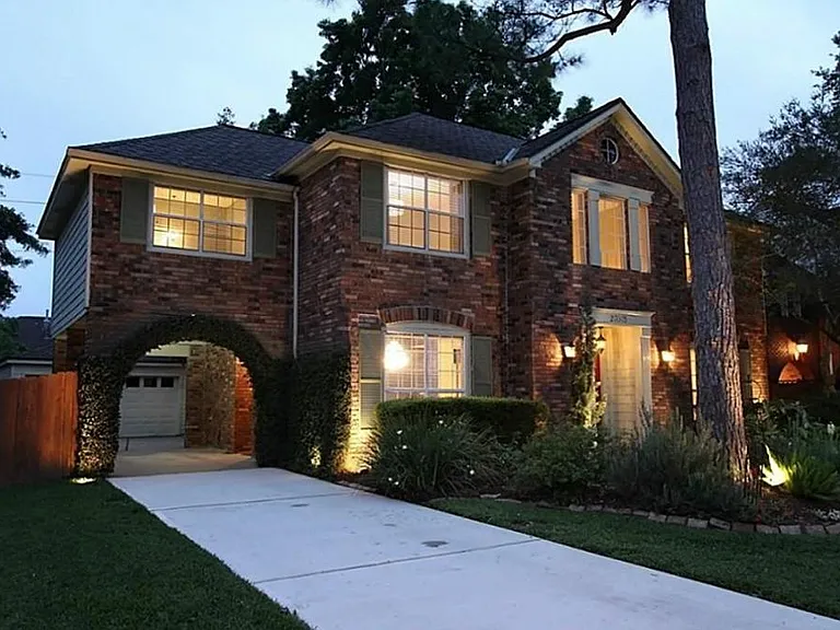 23035 Lanham Dr — Photo 1