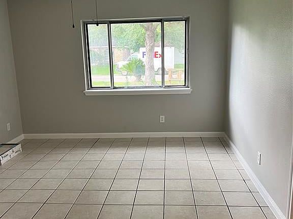 5th image of 7022 Flamingo Dr