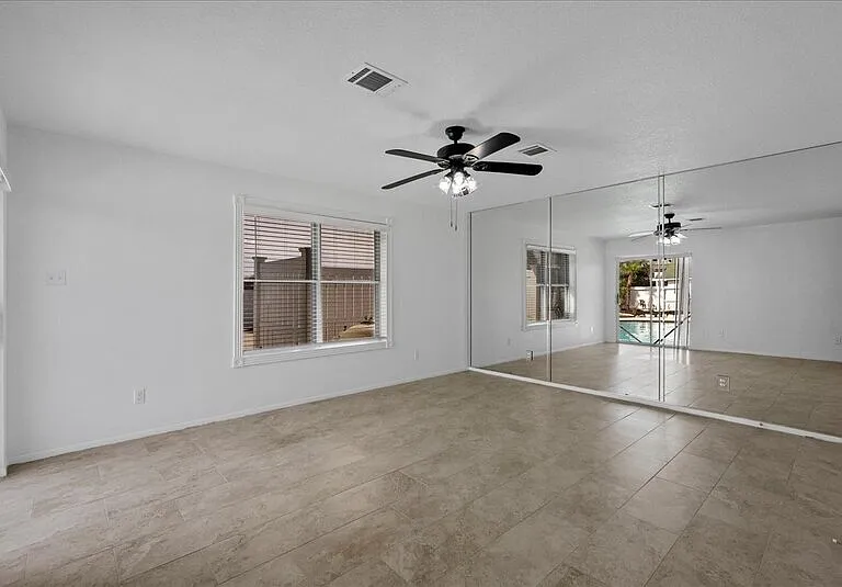 2421 Caroline St — Photo 23