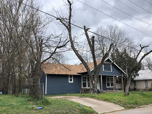 3rd image of 1325 Navarro Dr