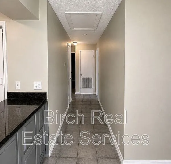 1017 Amble Ln — Photo 5