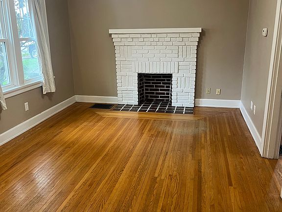 2nd image of 3262 Berwyn Pl #1