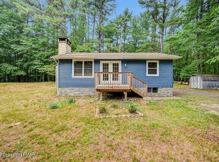 110 Oak Rd, Dingmans Ferry, PA 18328