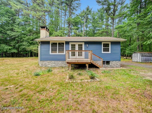 110 Oak Rd, Dingmans Ferry, PA 18328