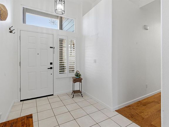 5th image of 1824 Rail St