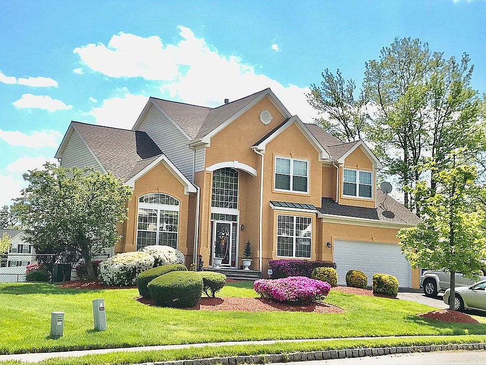 2nd image of 7 Lenape Ln