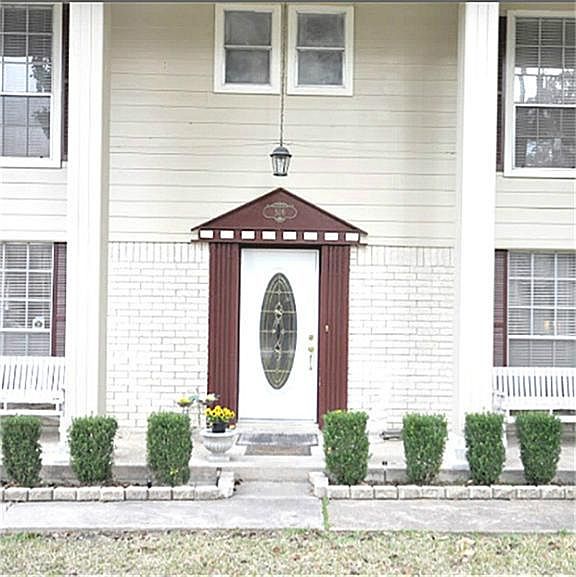1st image of 506 River Oaks Dr