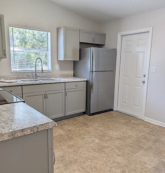 1821 Georgianna St — Photo 3