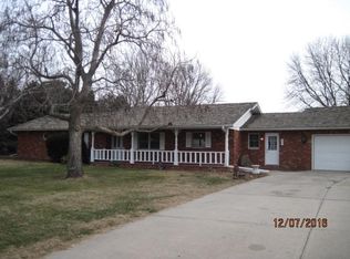 2625 S Meadow Ln, Hastings, NE 68901