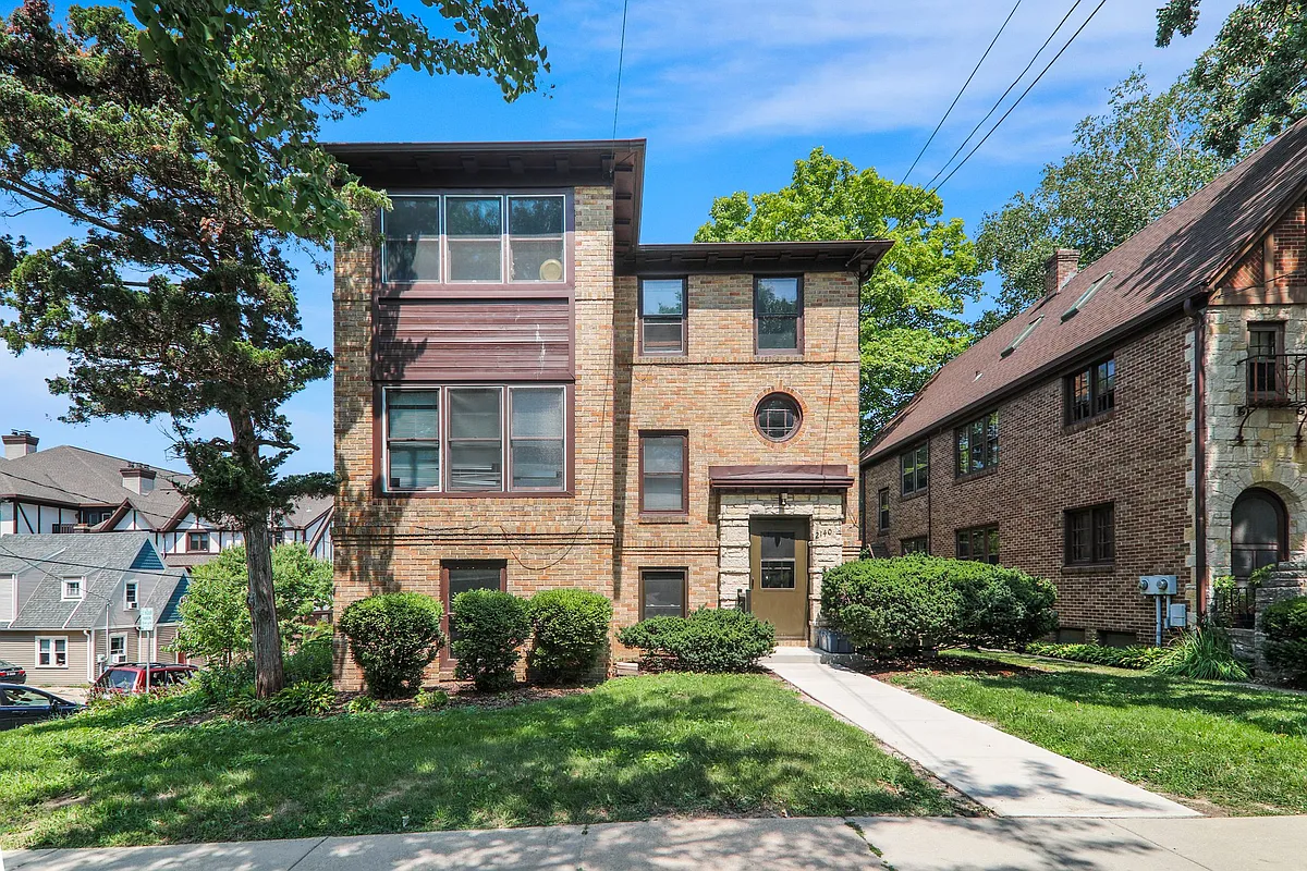 Building Photo - 2140 Kendall Ave #C